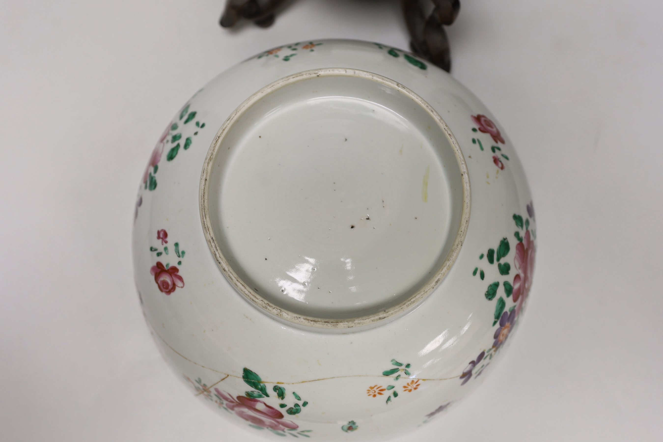 An 18th century Chinese famille rose bowl and stand, bowl 13cm high (a.f) stand 17cm high